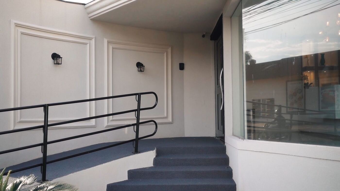 Acesso com rampa e escada